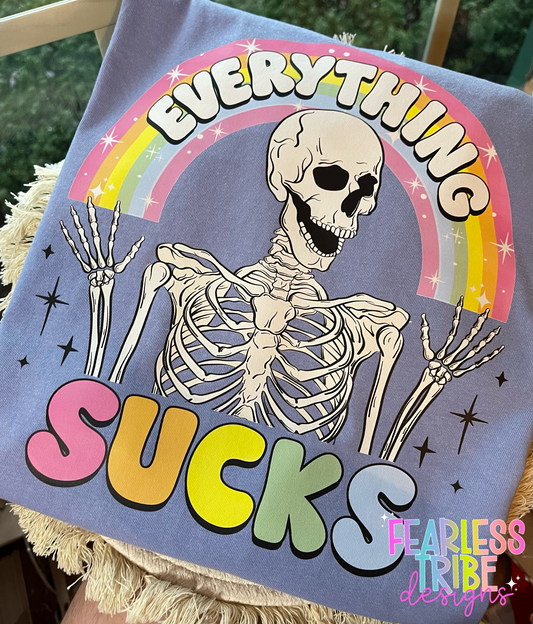 Everything Sucks tee ✨